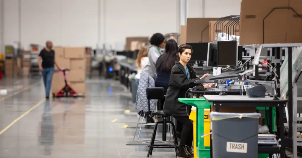 Vencru | How do Fulfillment Centers Work?
